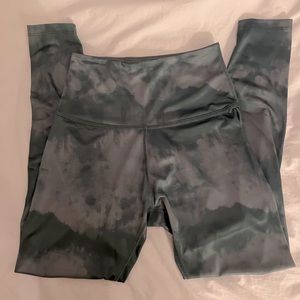 Beyond Yoga, Green Dye Leggings, Lux/Satin, Size Medium